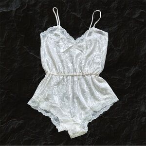 NWT-Vintage Morgan Taylor White Lace Teddy Bodysuit– Size P (Petite XS)